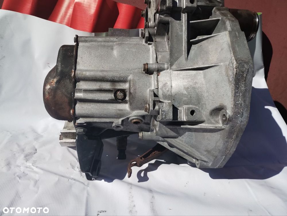 SKRZYNIA BIEGÓW 55204040 FIAT PANDA II 1.3MJTD - 8