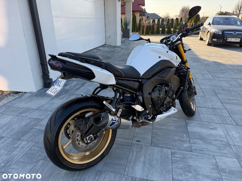 Yamaha FZ8 - 10