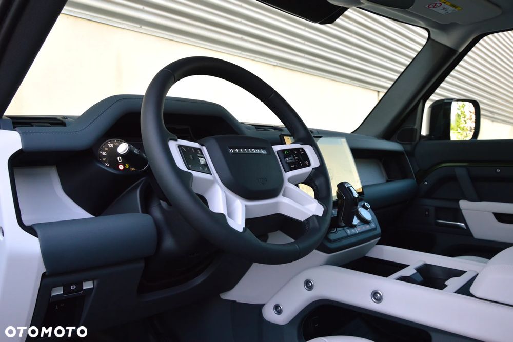 Land Rover Defender 3.0 D250 mHEV - 18