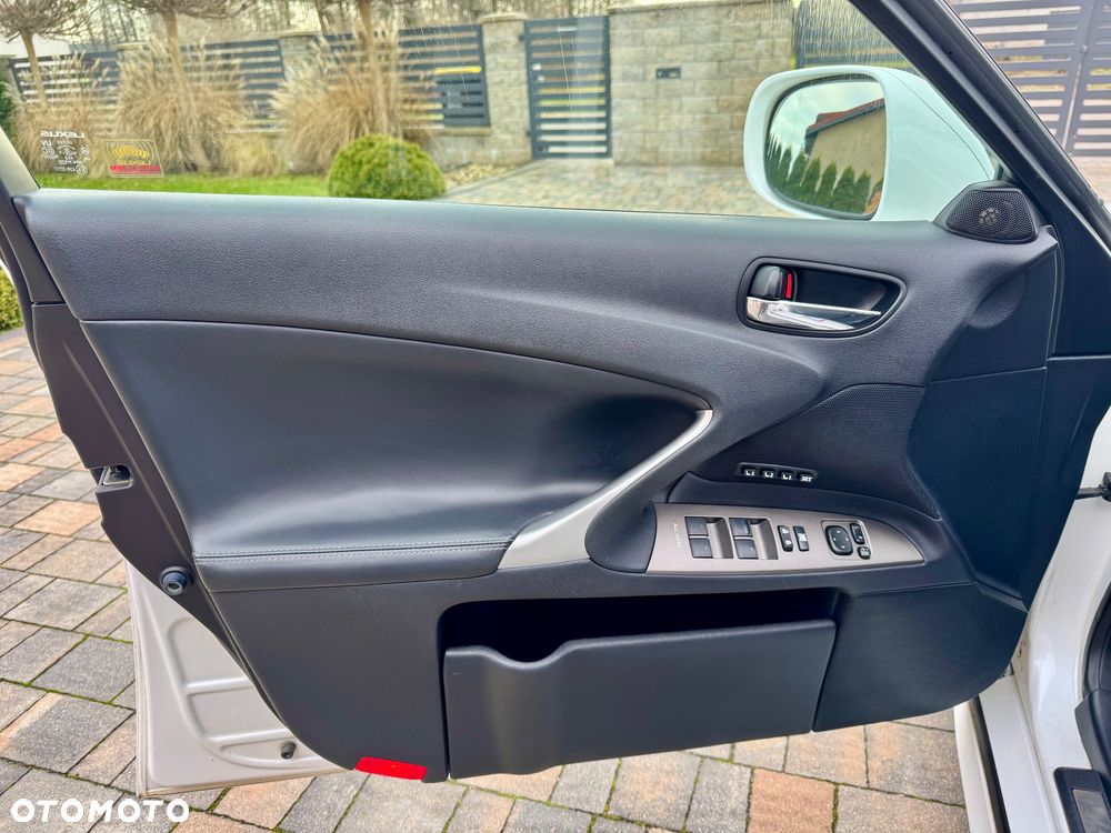 Lexus IS 250 Sport - 12