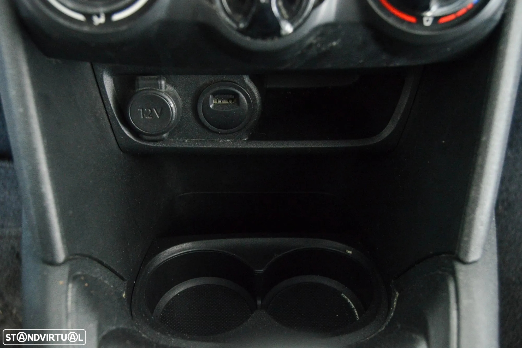 Peugeot 208 Van 1.5 BlueHDI 2L - IVA dedutível - 38