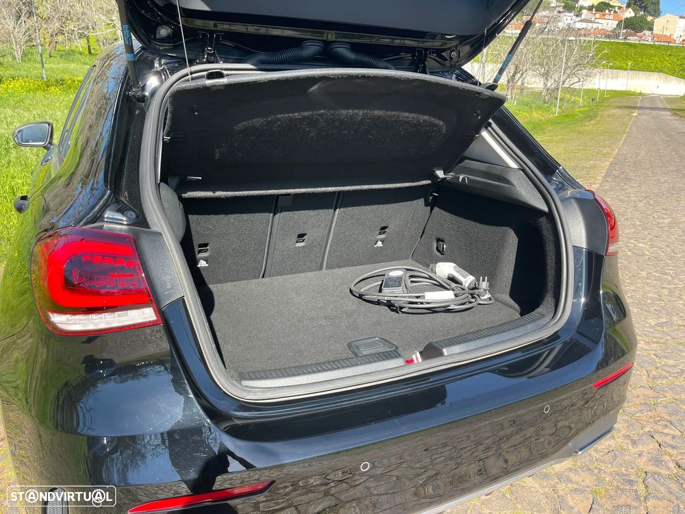 Mercedes-Benz A 250 e 8G-DCT AMG Line - 11