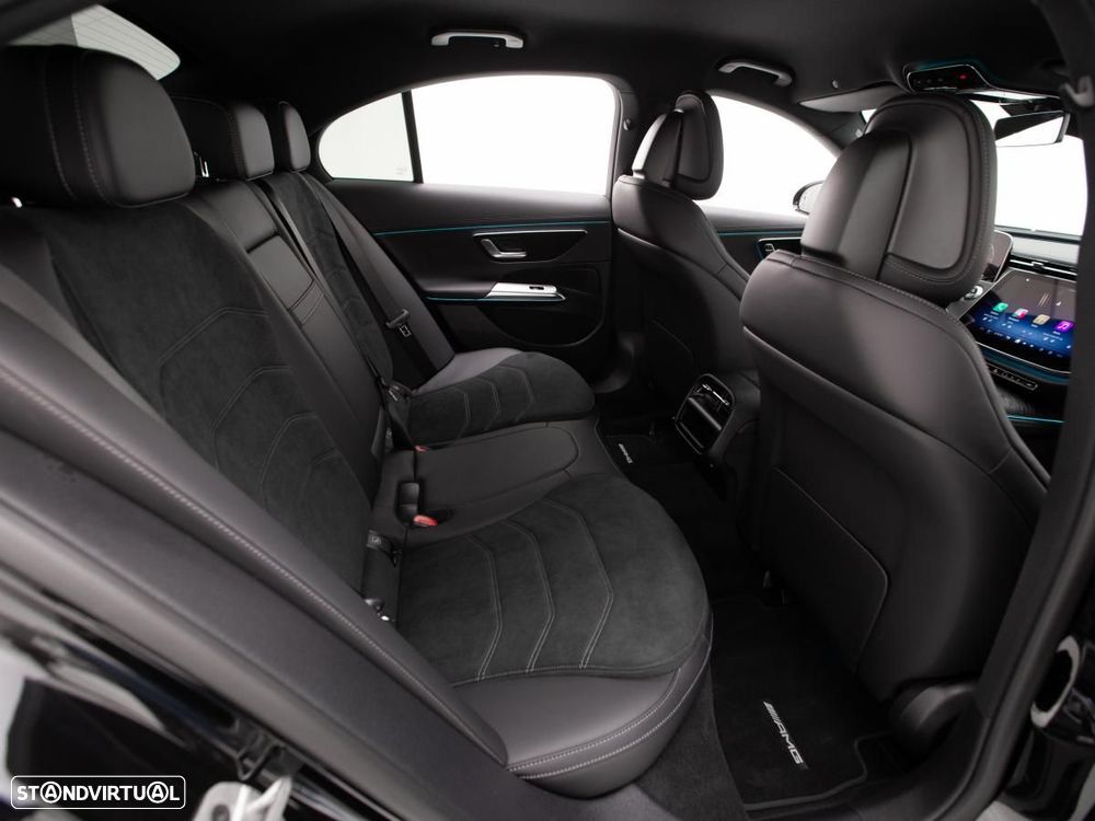Mercedes-Benz E 220 d AMG Line - 12