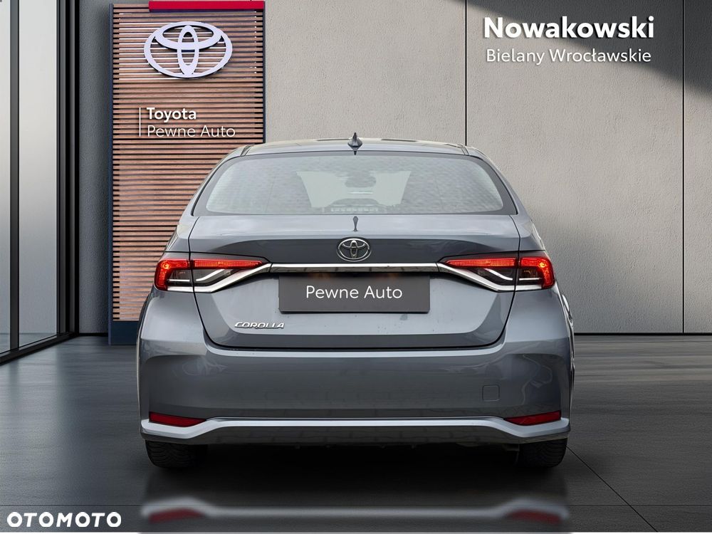 Toyota Corolla - 4