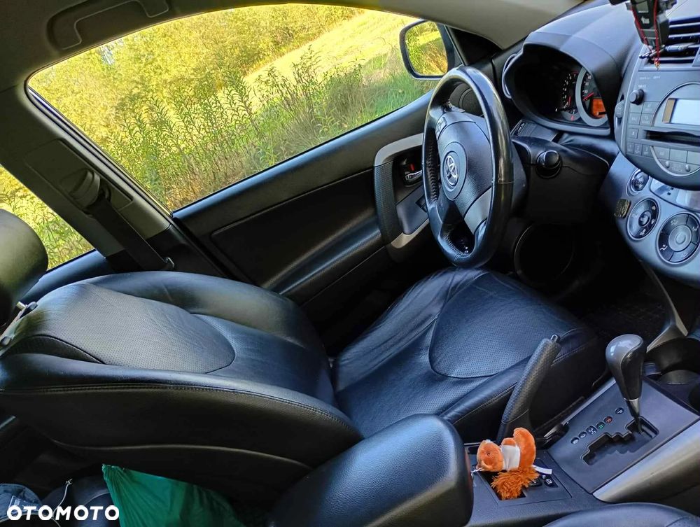 Toyota RAV4 2.0 4x4 Automatik Executive - 7