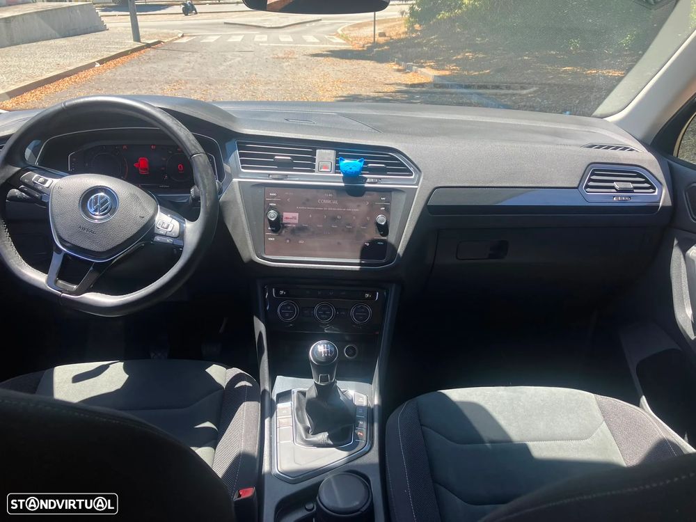 VW Tiguan 2.0 TDI R-Line - 13