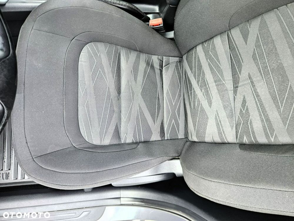 Kia Ceed 1.6 CRDi 128 Dream-Team Edition - 22