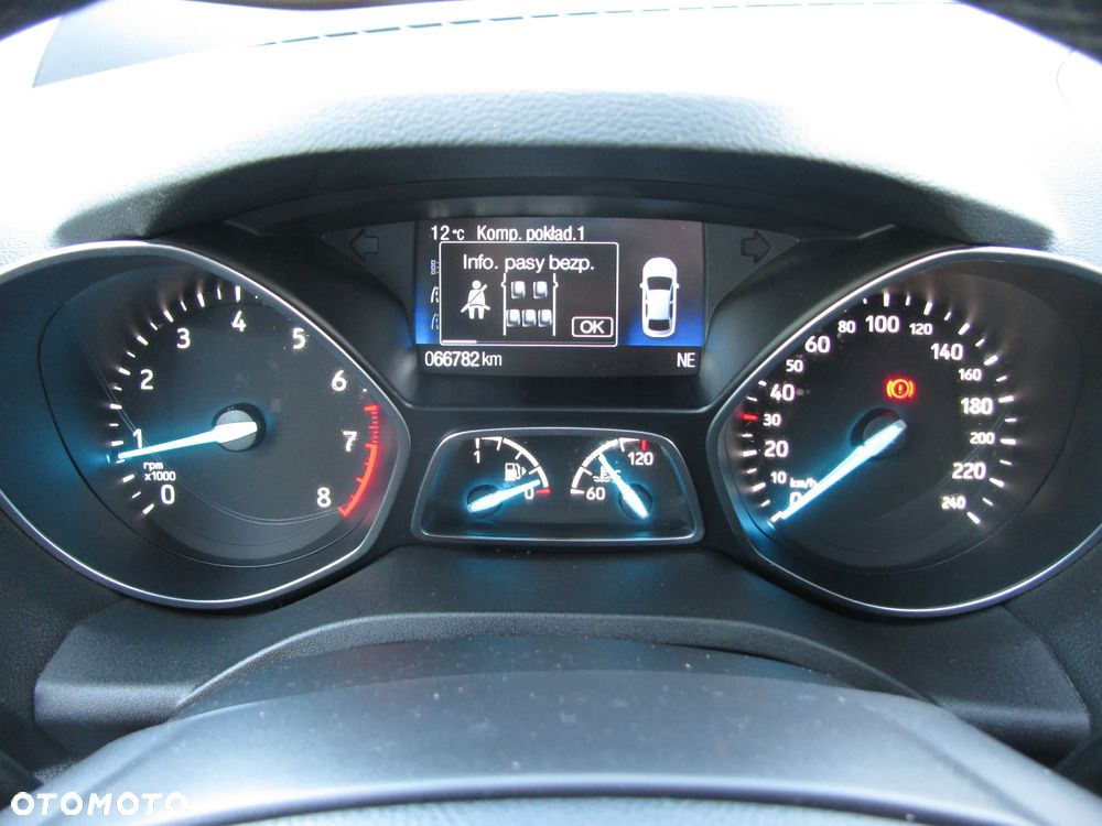 Ford Kuga 1.5 EcoBoost 2x4 Trend - 21