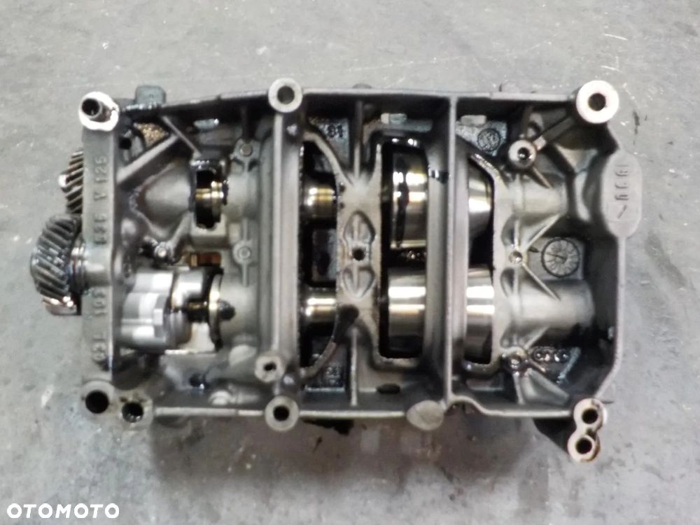 VW T5 2.0 TDI CFC 180KM POMPA OLEJU WAŁKI - 3