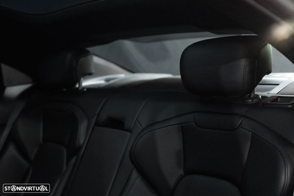 Porsche Taycan Turbo S - 46