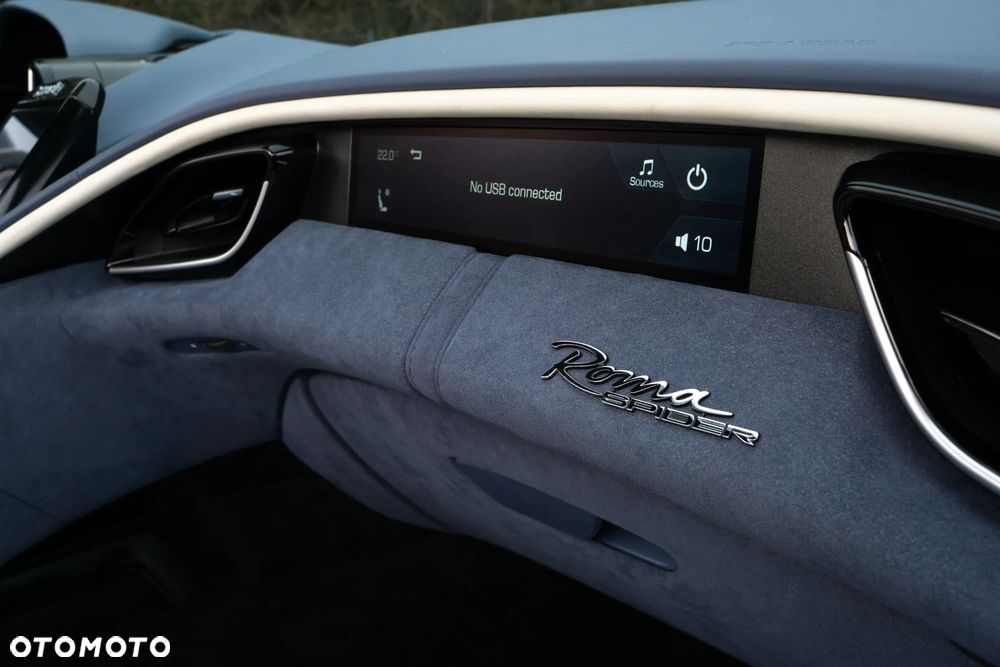 Ferrari Roma Spider - 25