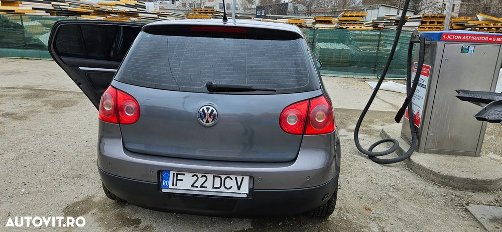 Volkswagen Golf - 2