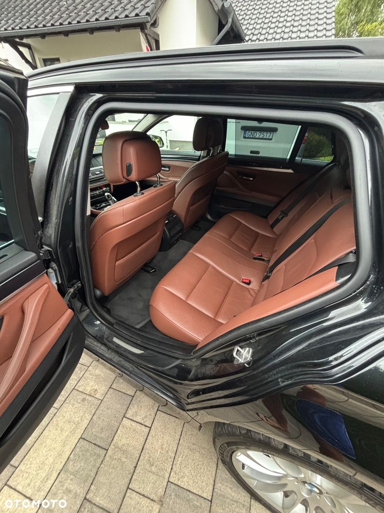 BMW Seria 5 525d - 11