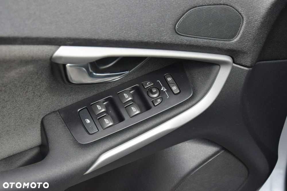 Volvo V40 Cross Country D2 Momentum - 36