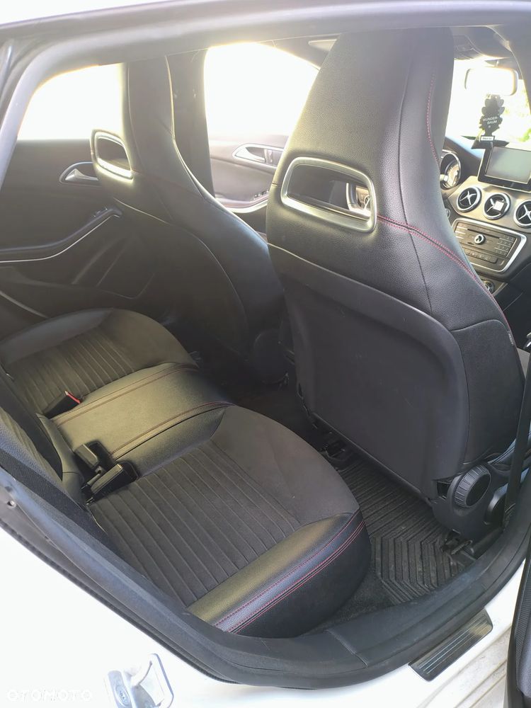 Mercedes-Benz CLA 200 7G-DCT AMG Line - 8