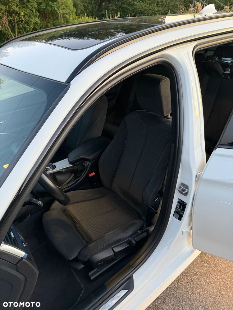 BMW Seria 3 318d M Sport Shadow - 21