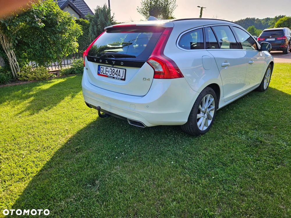 Volvo V60 D4 Geartronic RDesign - 3