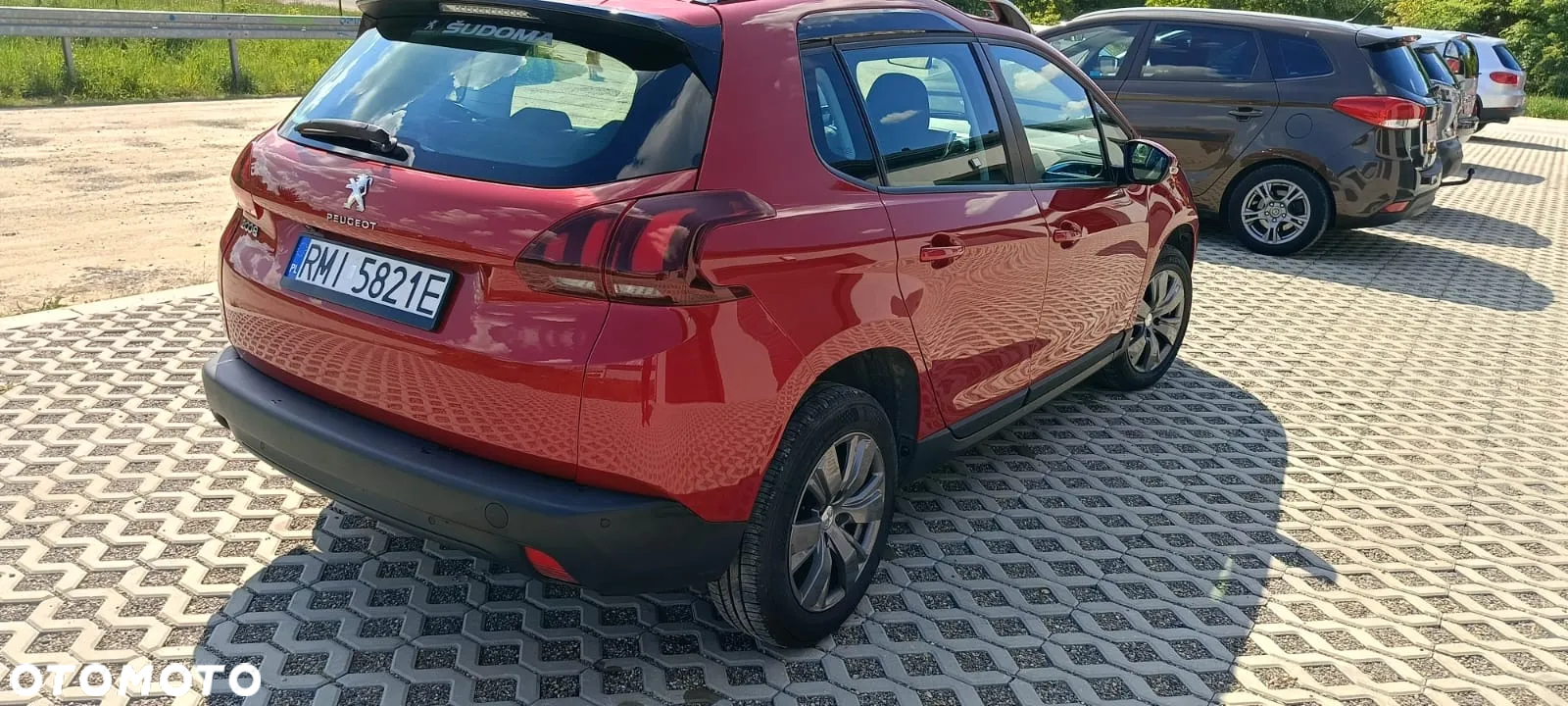 Peugeot 2008 - 8