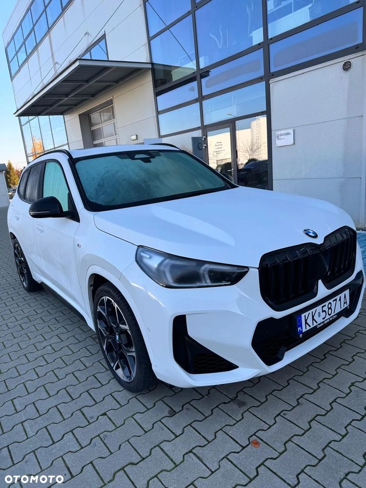 BMW X1 xDrive23i mHEV - 10