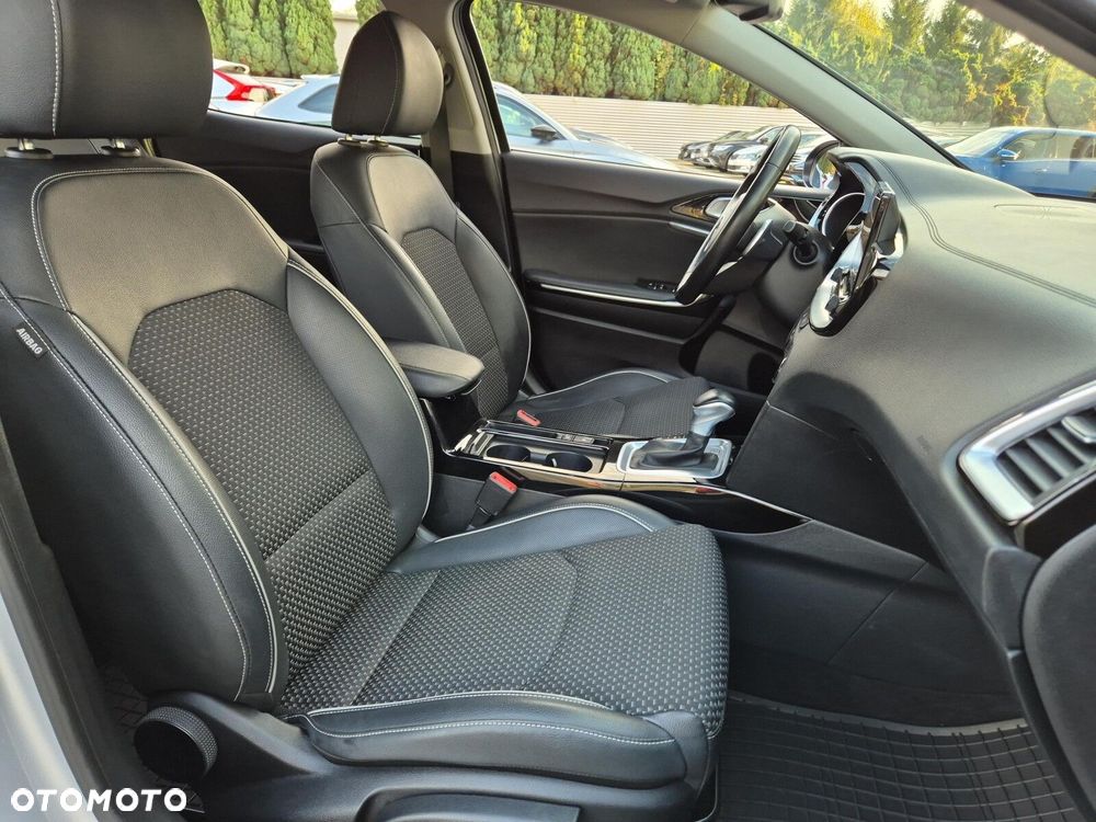 Kia XCeed 1.6 T-GDI L Business Line DCT - 12