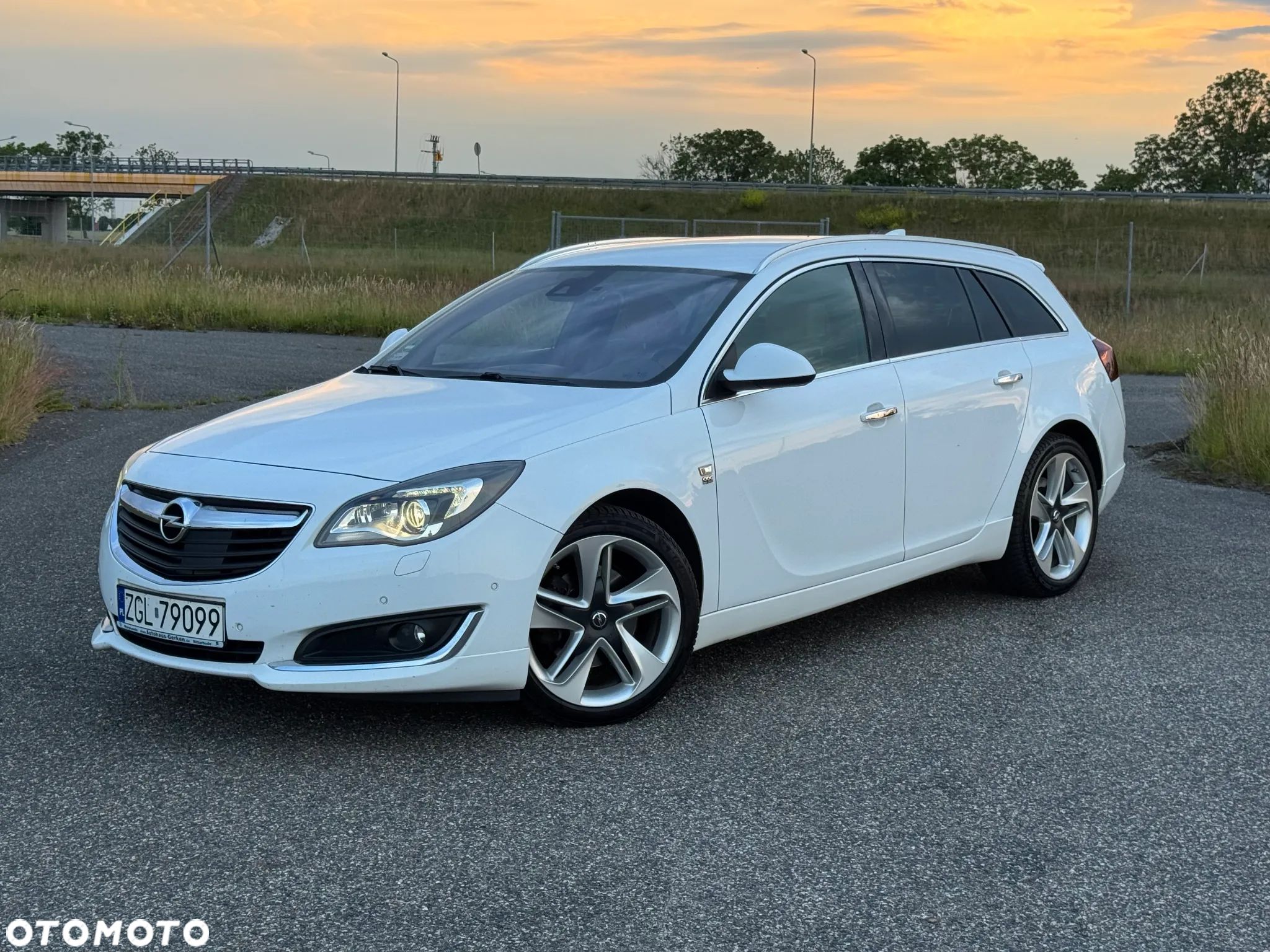 Opel Insignia - 1