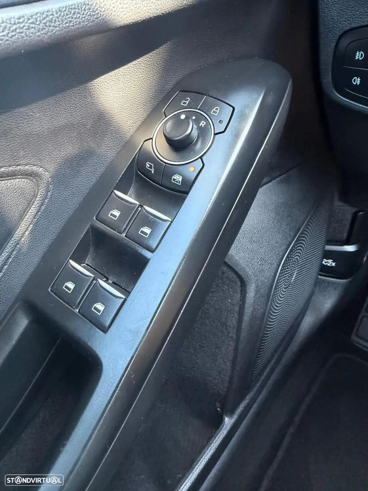 Ford Focus 1.0 EcoBoost Titanium - 29