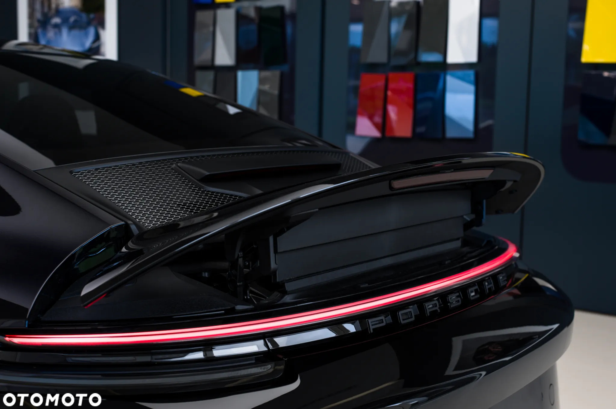 Porsche 911 GT3 Touring PDK - 12