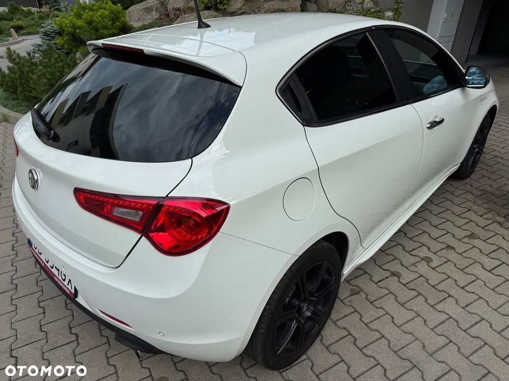 Alfa Romeo Giulietta - 2