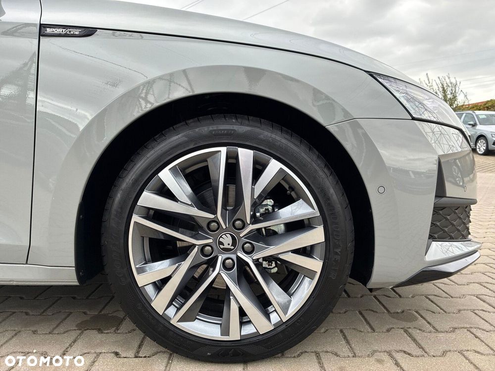 Skoda Octavia 1.5 TSI mHEV Sportline DSG - 25