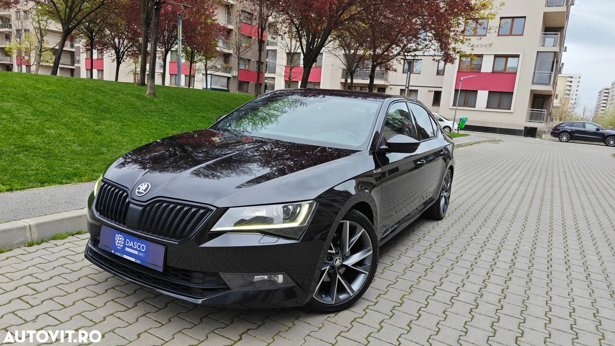 Skoda Superb 2.0 TDI DSG Sportline - 1