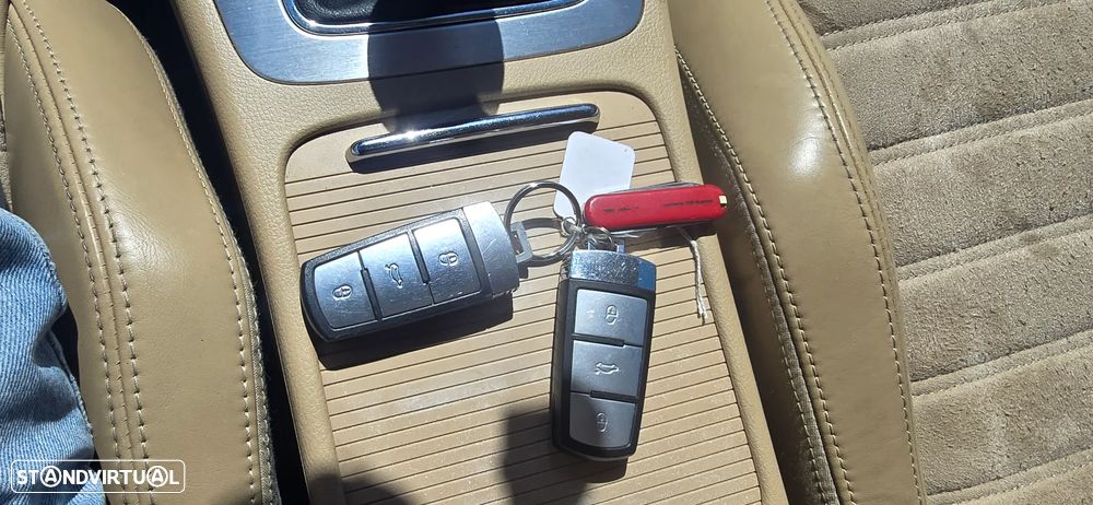 VW Passat 2.0 TDI 4M Highline - 17