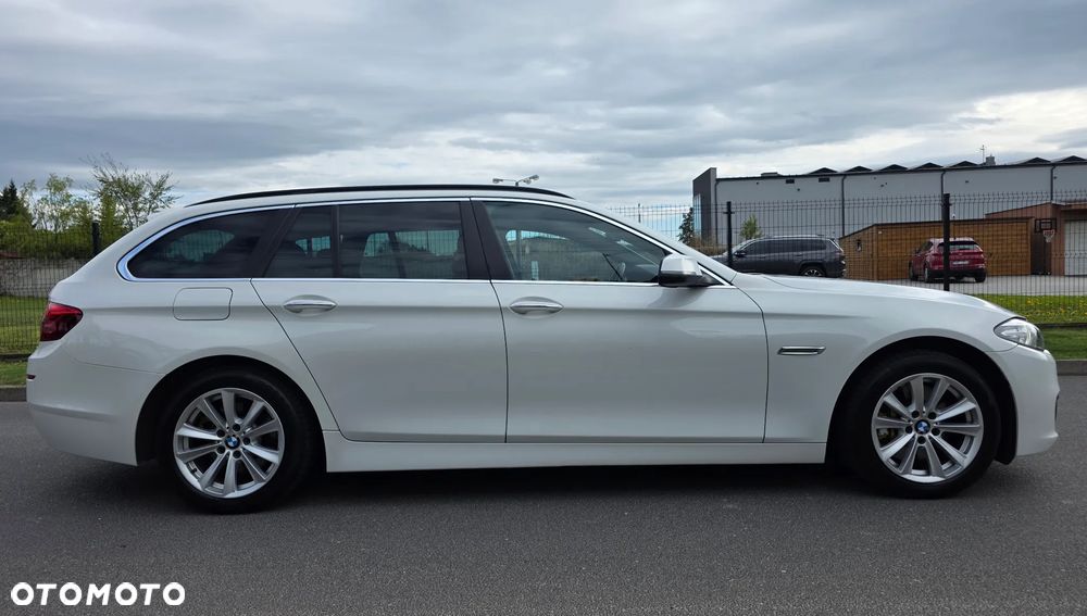 BMW Seria 5 525d xDrive Luxury Line - 4