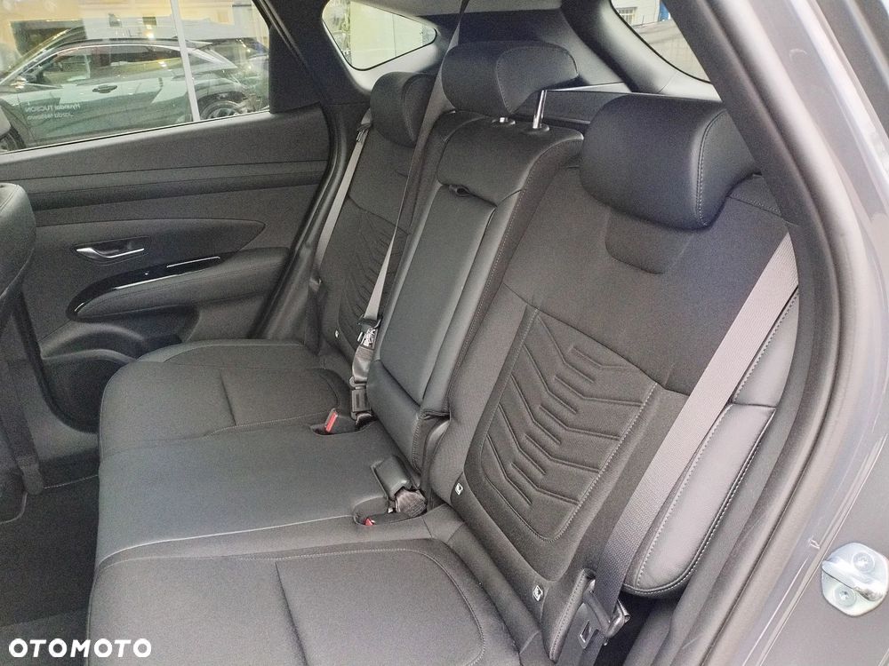 Hyundai Tucson 1.6 T-GDi HEV Executive 2WD - 19