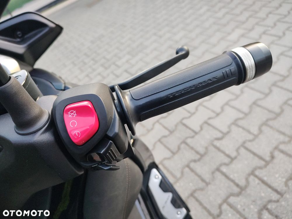 Yamaha X-max - 9