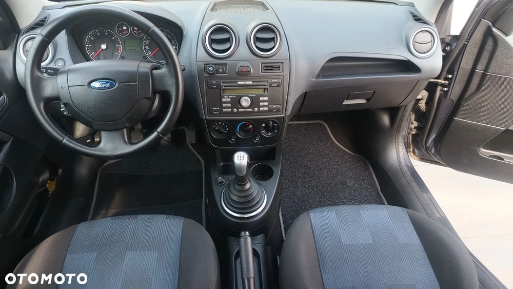 Ford Fiesta - 23