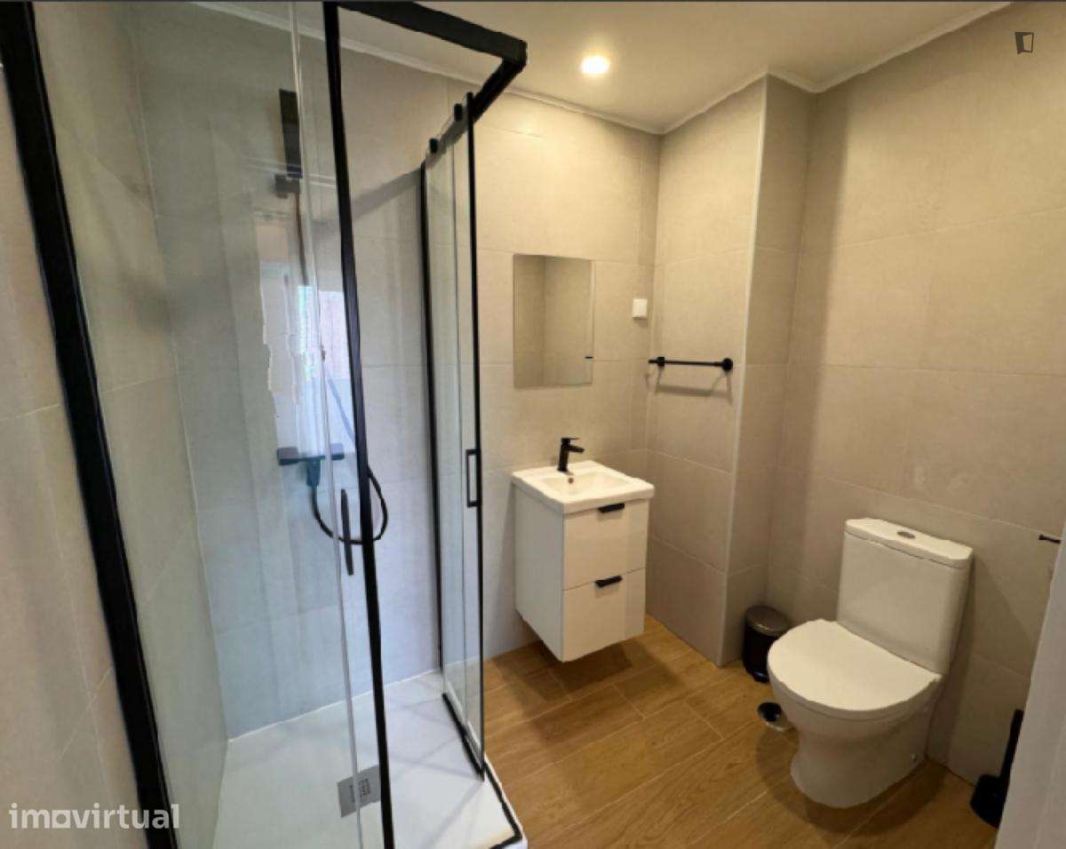 Quarto - localizado em Setubal - Grande imagem: 3/13