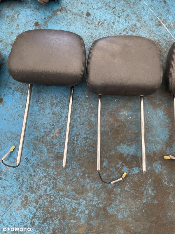 Zagłówek fotela Dodge Grand Caravan 2011- - 2