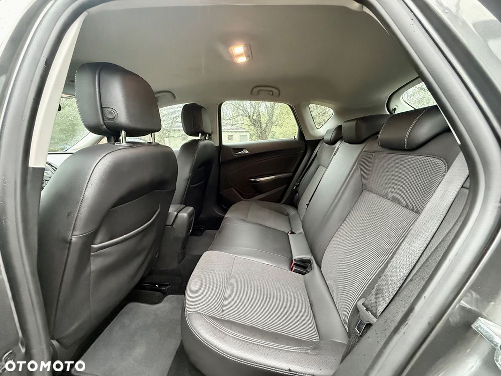 Opel Astra 1.7 CDTI Cosmo - 24