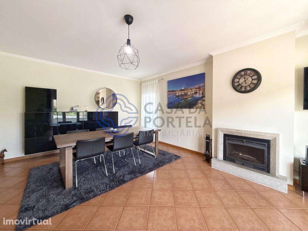 Moradia T3 com espaço exterior e garagem fechada em Fajões, Oliveira d - Grande imagem: 3/40