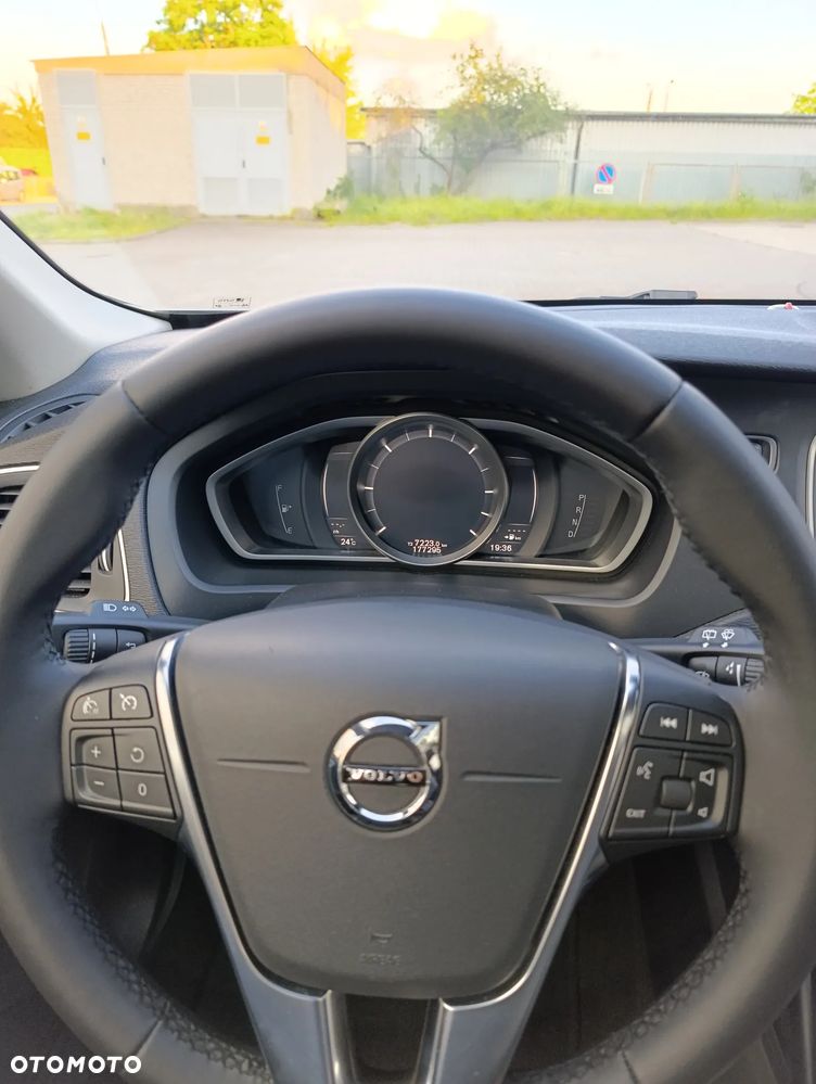 Volvo V40 D2 Geartronic Momentum - 8