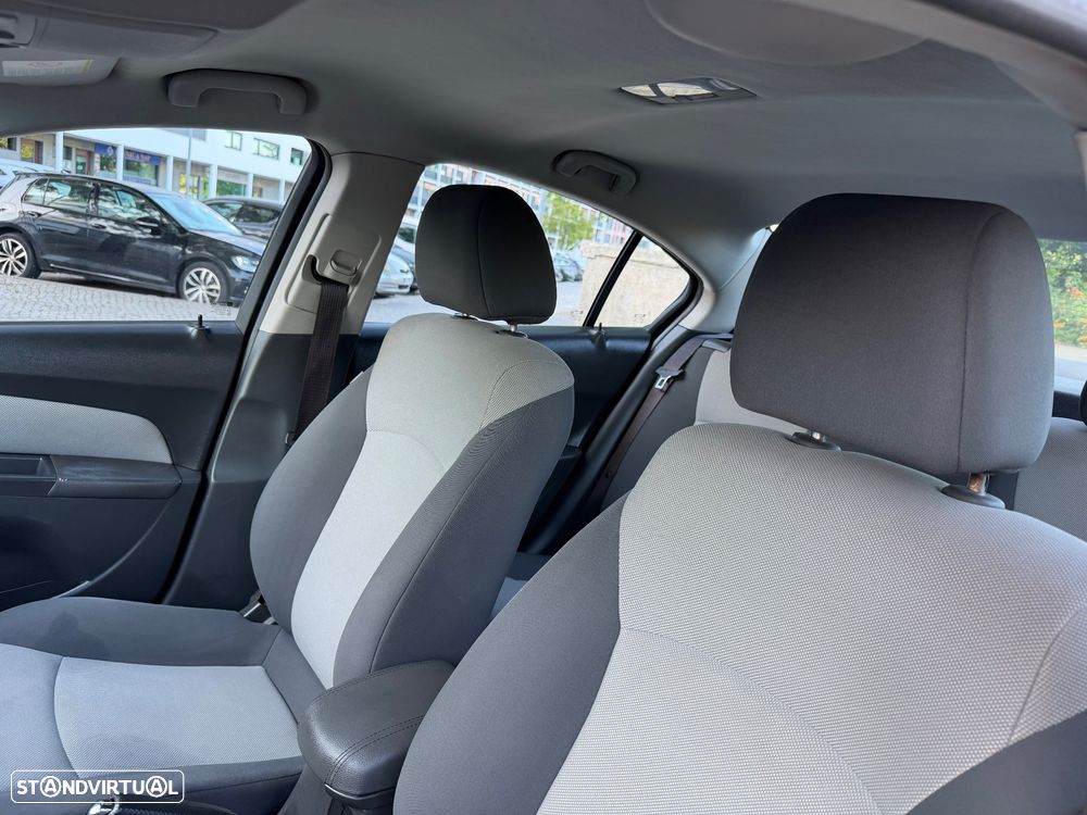 Chevrolet Cruze 1.6 LS - 22