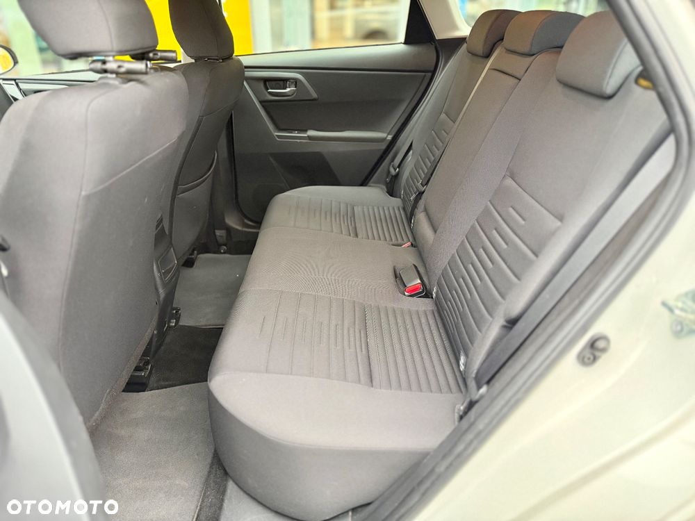 Toyota Auris 1.6 D-4D Design Edition - 12