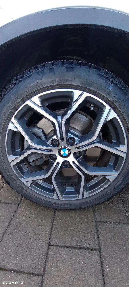 BMW X1 xDrive25i Sport Line - 3