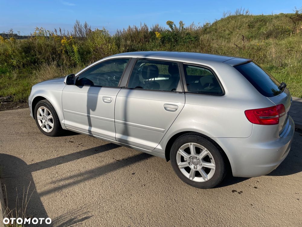 Audi A3 Sportback 2010 photo 2