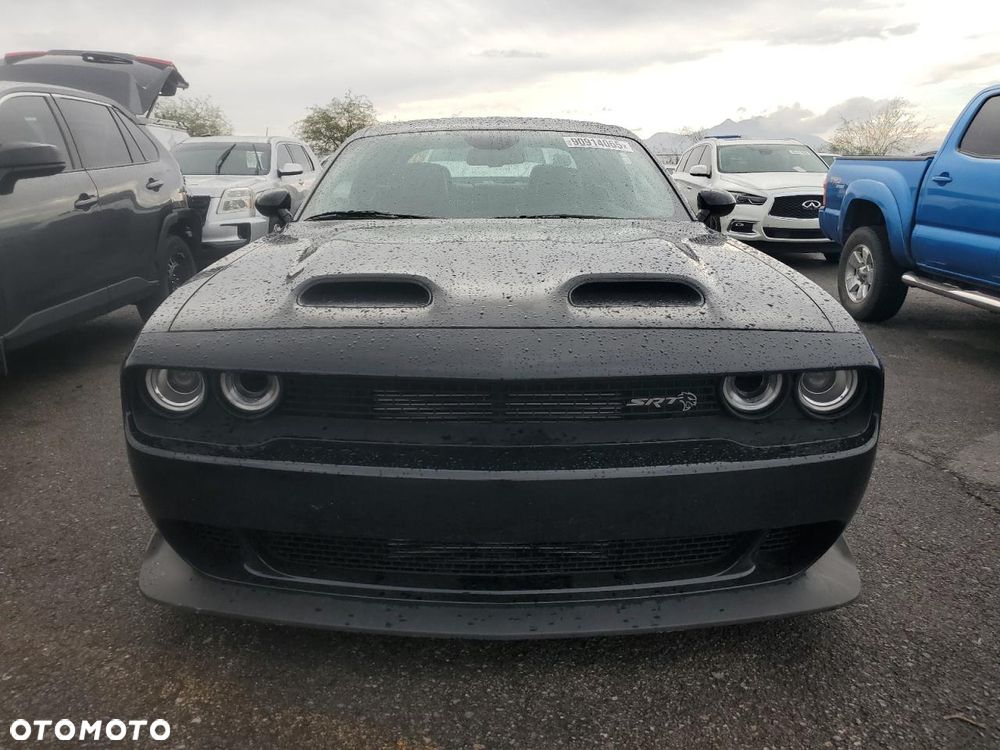 Dodge Challenger - 5