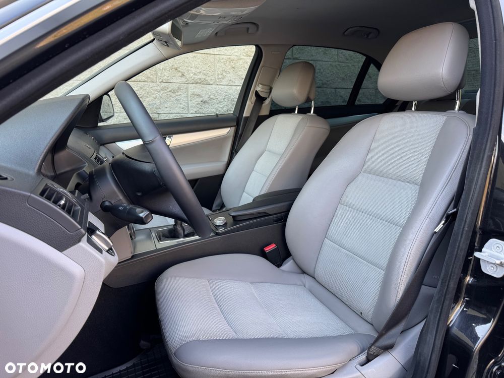 Mercedes-Benz Klasa C 180 Kompressor Avantgarde - 17