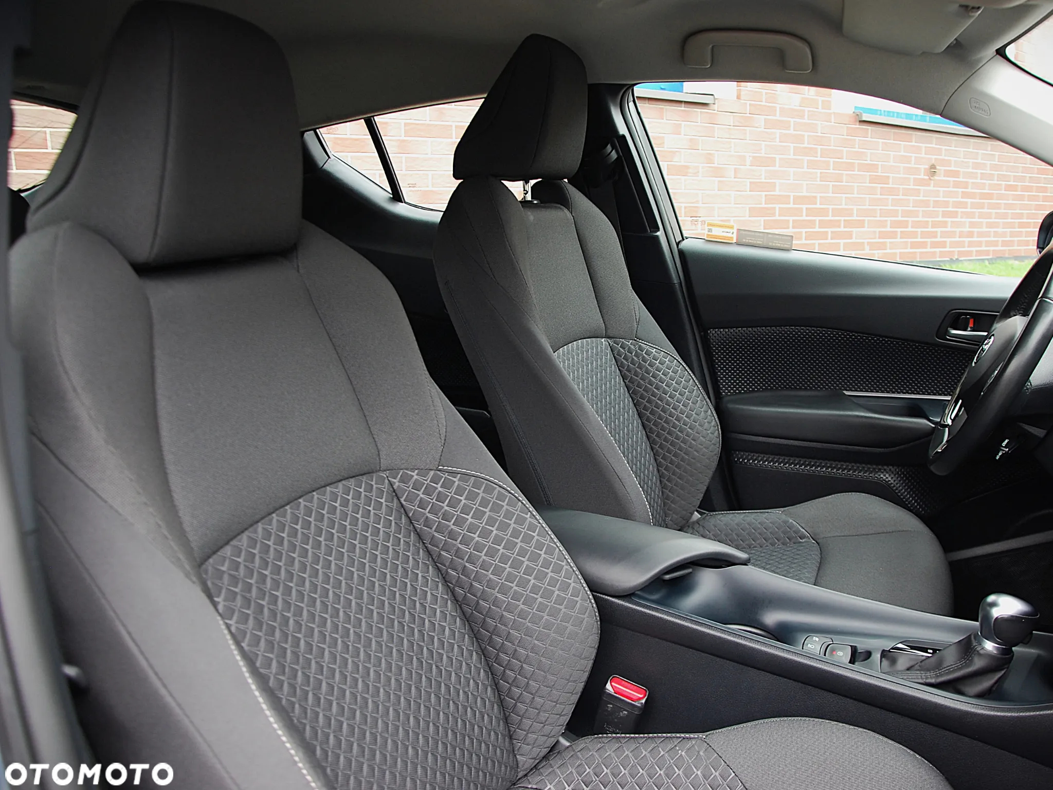Toyota C-HR 1.8 Hybrid Comfort - 36