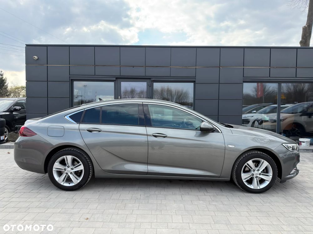 Opel Insignia 1.5 T Exclusive S&S - 25