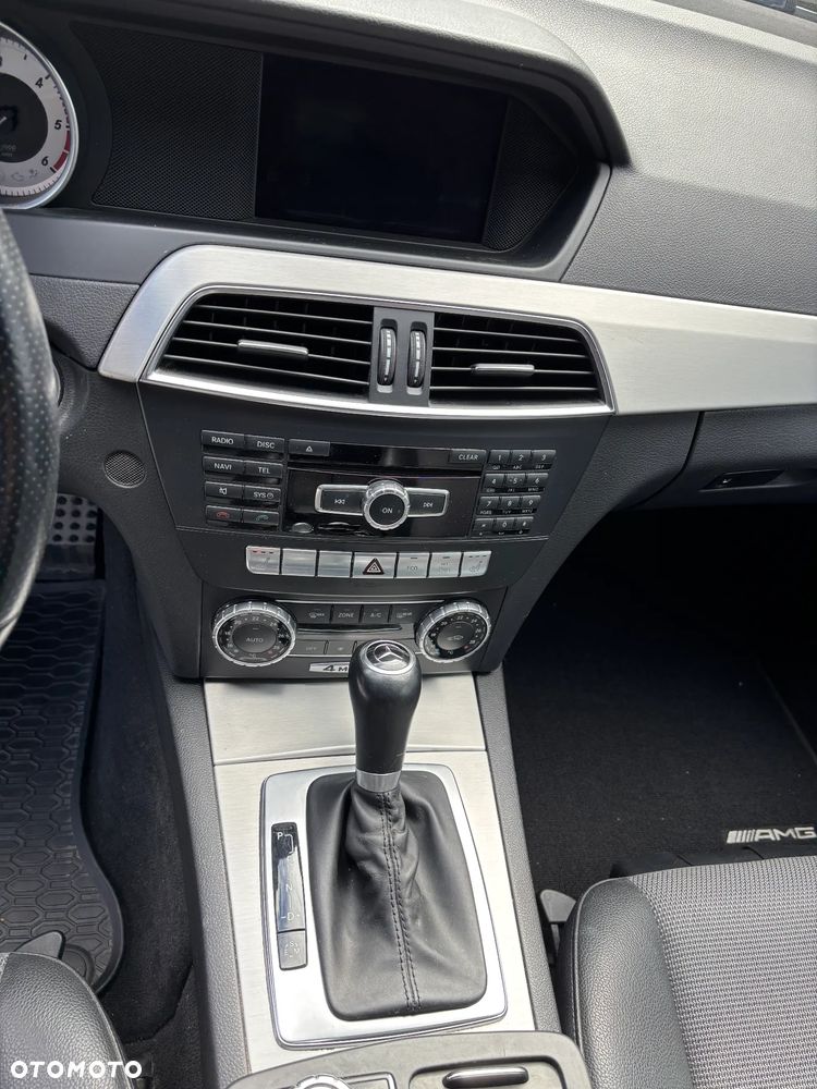 Mercedes-Benz Klasa C 250 (BlueTEC) d 4Matic 7G-TRONIC AMG Line - 17