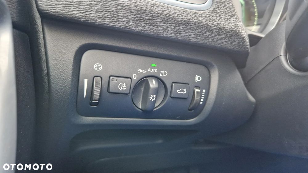 Volvo V40 Cross Country D2 Summum - 19